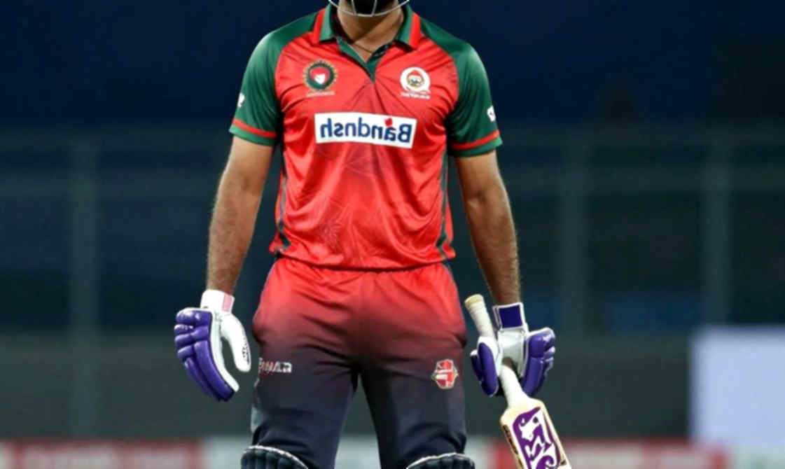 ৪৩ বলে ১০২ — একটি ইনিংস, একটি ফাঁদ, আর ওয়েস্ট ইন্ডিজের মধ্যভাগের নীরব ধস